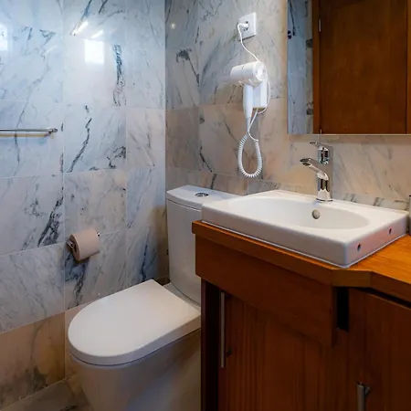 Casa Dos Celeiros Charming * Angra do Heroísmo